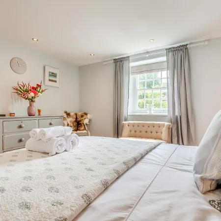 Holiday home Tregenna